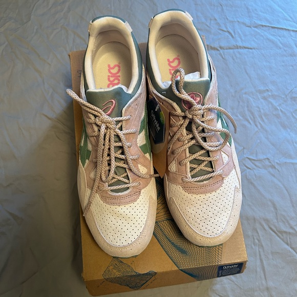 ASICS Gel-Lyte V Spring in Japan Pink - Picture 2 of 6